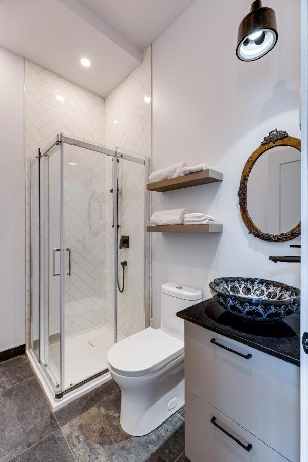 Apartment Le Black & White - Vieux-terrebonne *