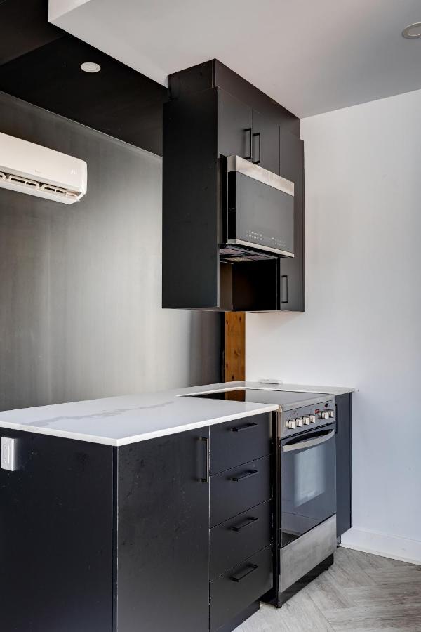 Le Black & White - Vieux-terrebonne Apartment Terrebonne